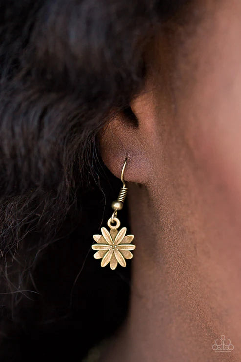 Head Over ROSES - Brass Necklace