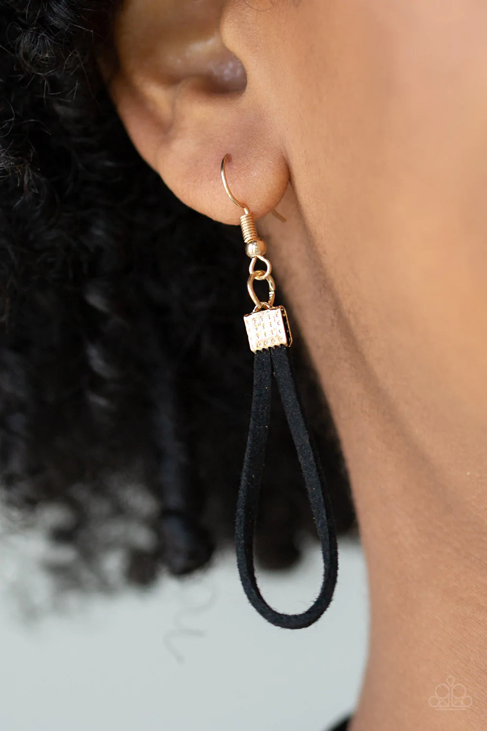 Walk The WALKABOUT - Gold Necklace