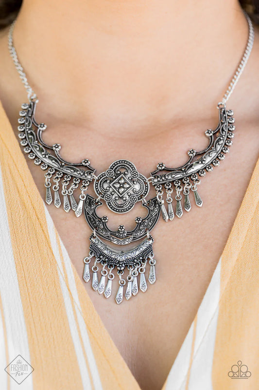 Vintage Vault Rogue Vogue Silver Necklace