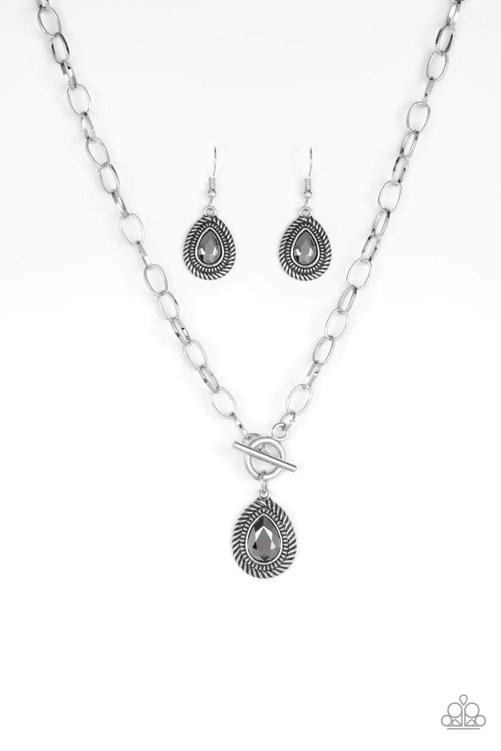 Sheen Queen Silver Necklace