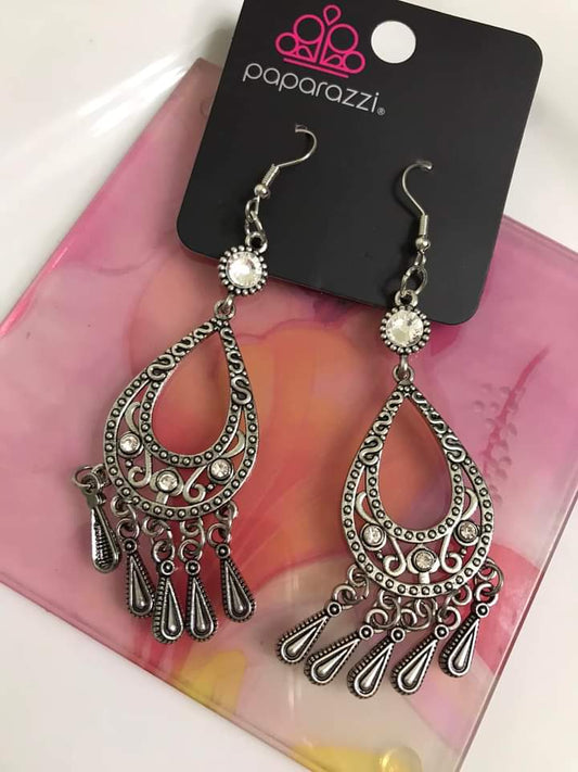 Viva la DIVA - White Earring