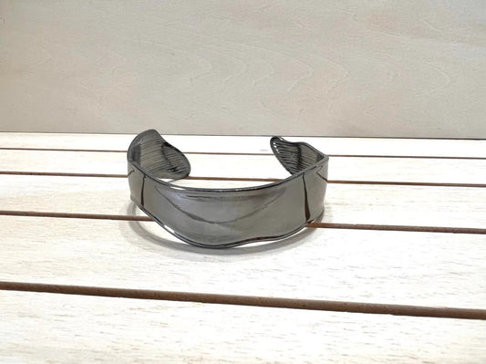 Wayward Waves - Black Bracelet