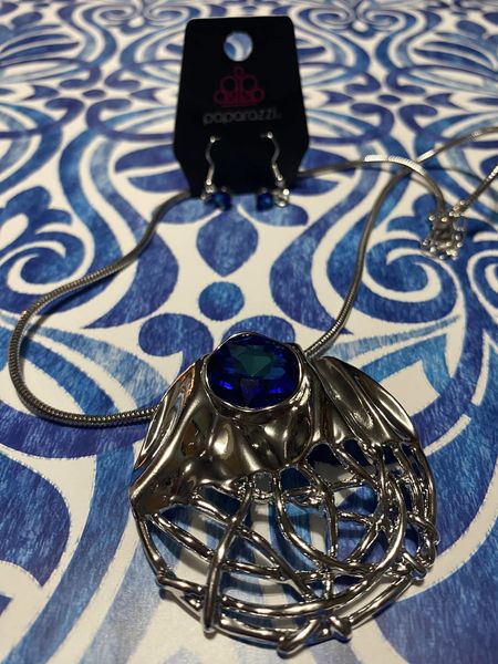 Lush Lattice Blue Necklace