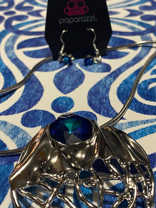 Lush Lattice Blue Necklace