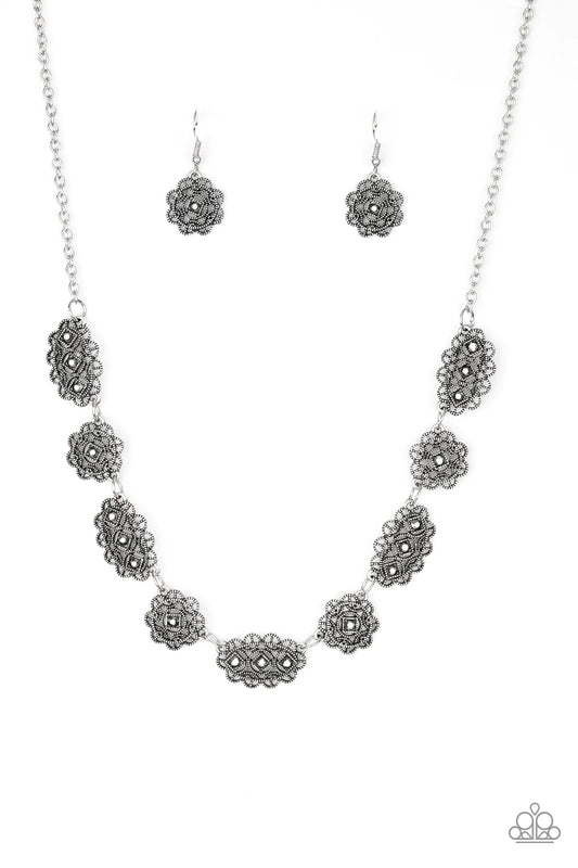 Vintage Vogue - Silver Necklace
