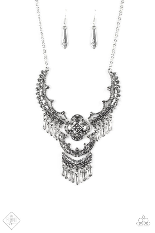 Vintage Vault Rogue Vogue Silver Necklace