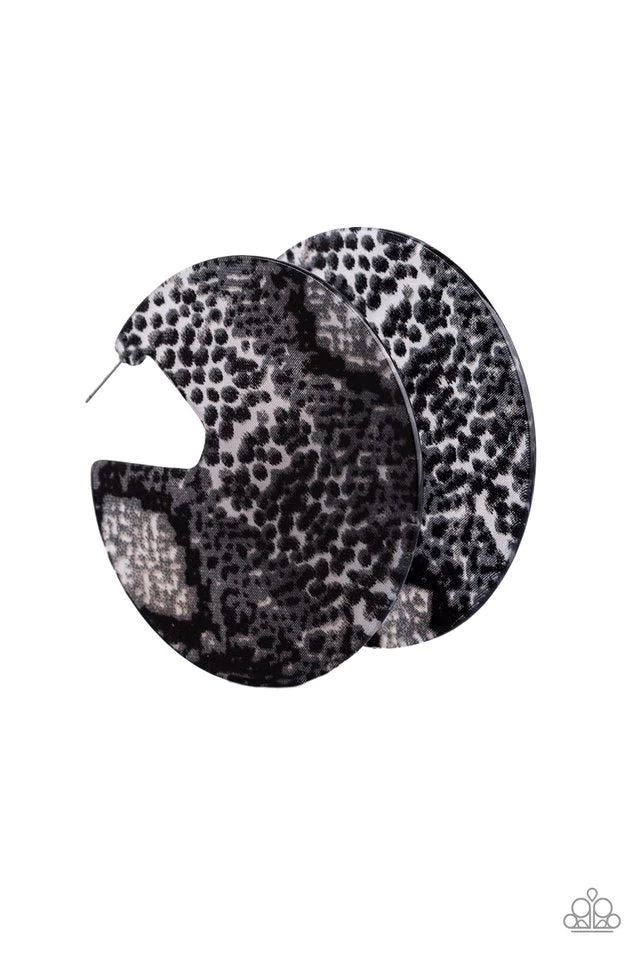 Hit Or HISS - Black Earrings