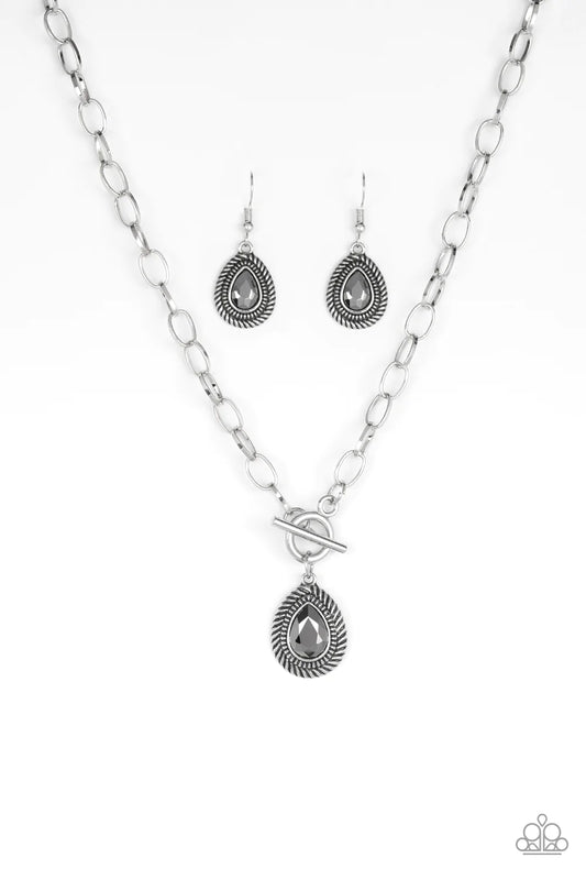 Sheen Queen Silver Necklace